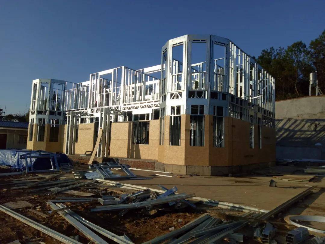 轻钢别墅和砖混别墅哪一种好？