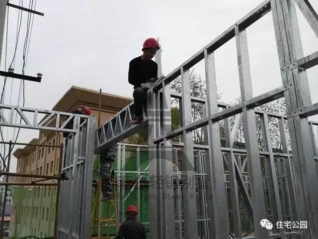 现在大力发展的轻钢别墅,到底适不适合农村?